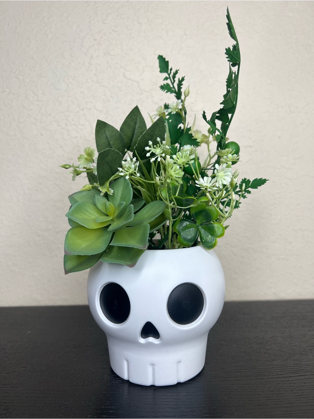NEW Target Bullseyes Playground Halloween Potted Skull Faux Plant